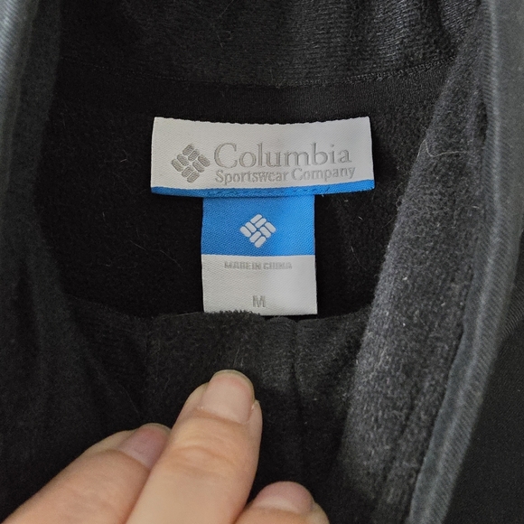 COLUMBIA Black Jacket All Season Coat Lightweight & Warm Minimalist Size Medium - Picture 9 of 15